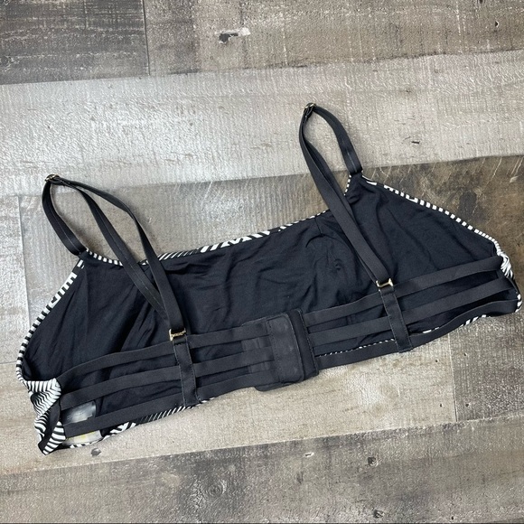 NWOT Pilyq Geometric Diamond Embroidered Lila Bikini Top size D - Picture 5 of 11